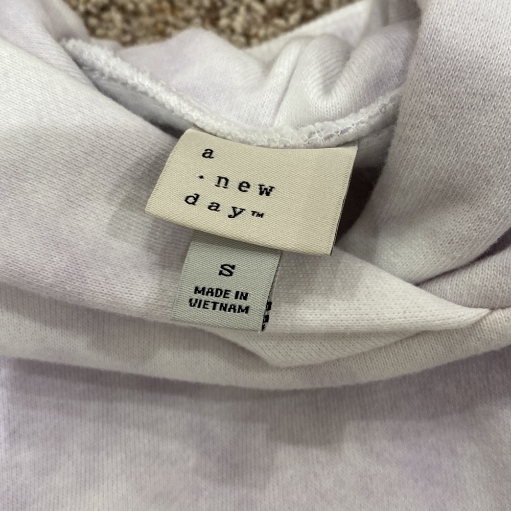 A New Day cropped hoodie - Picture 4 of 5